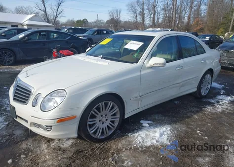 2008 Mercedes-Benz E 350 4Matic z USA, uszkodzony, nr VIN WDBUF87X98B323270